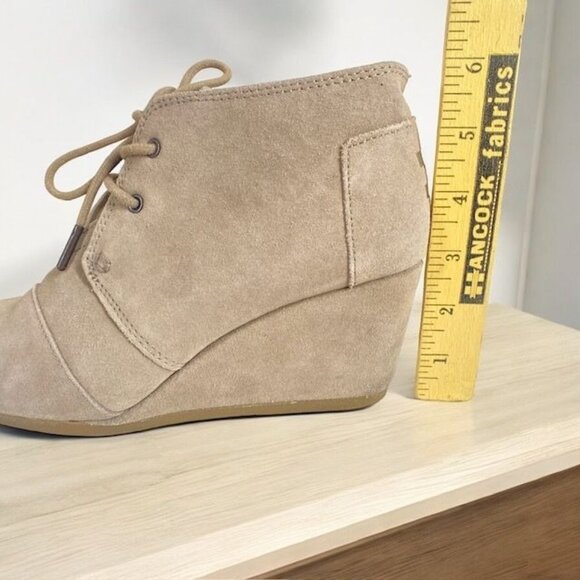 Toms Desert Wedge Lace Up Suede Booties Beige Size 8.5 - Picture 9 of 13